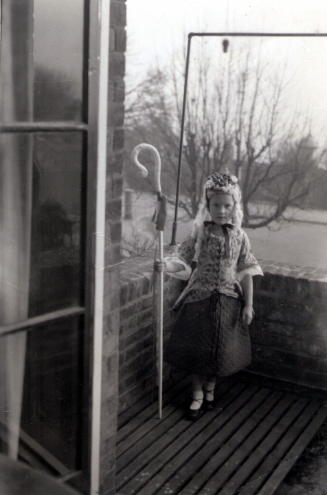 Lynne Katherine Saville as Little Bo Peep