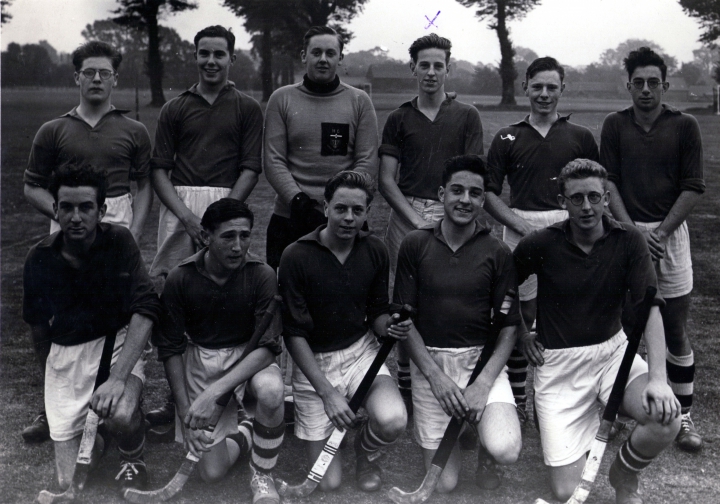 Bob's Hockey Team Robert Herbert Hall - back row third from right)